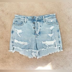 trendy jean shorts for the summer!